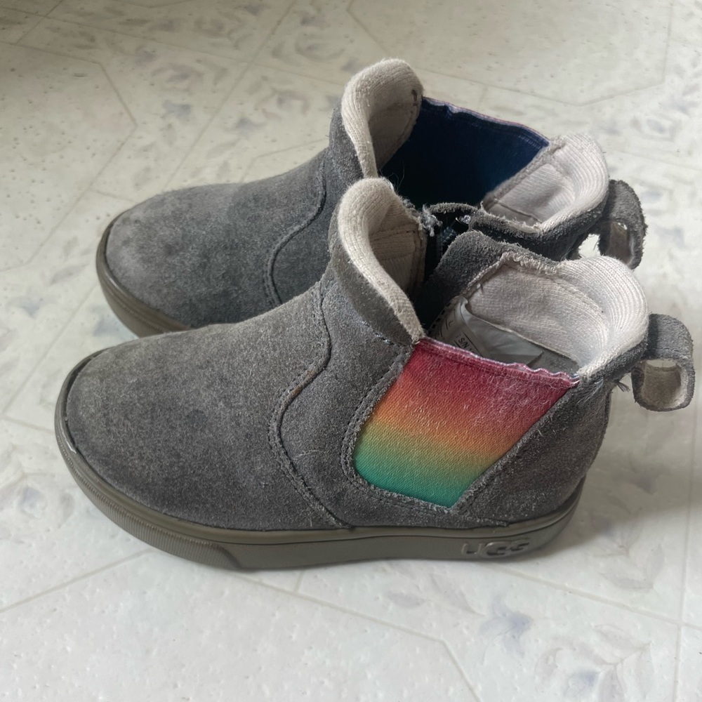 Ugg toddler boots